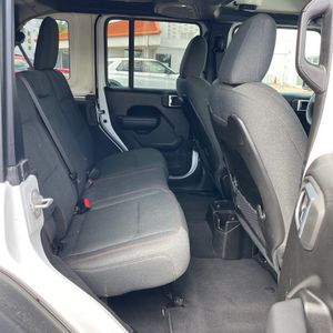 صورة مصغرة 34 لـ 2025 JEEP WRANGLER RUBICON