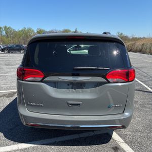 CHRYSLER PACIFICA HYBRID TOURING L - 7