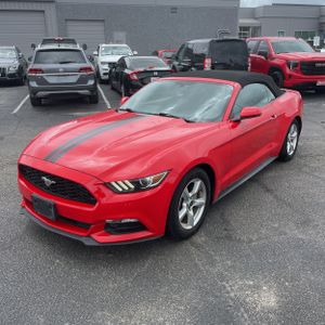 FORD MUSTANG V6 - 1