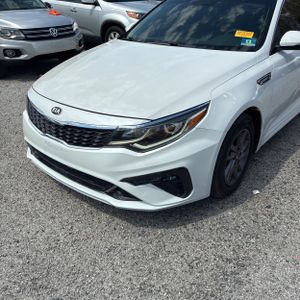 KIA OPTIMA LX - 2