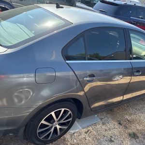 VOLKSWAGEN JETTA 1.4T SE - 5