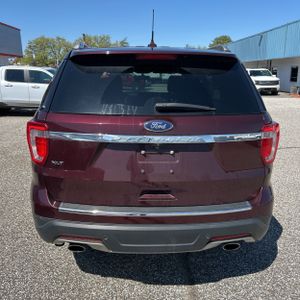 FORD EXPLORER XLT - 7