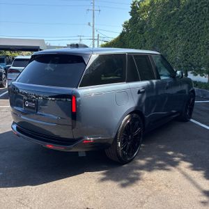 صورة 8 لـ 2025 LAND Rover RANGE ROVER P400 SE