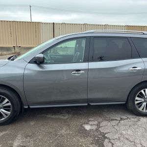 2017 Nissan PATHFINDER SL 照片 4