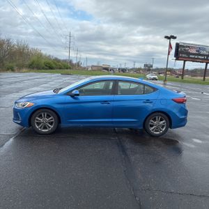 HYUNDAI ELANTRA SE - 3