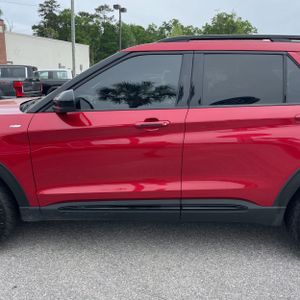 FORD EXPLORER ST-LINE - 4
