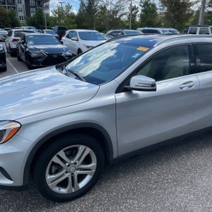 صورة 2 لـ 2015 Mercedes-BENZ GLA