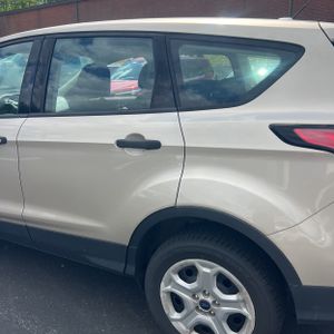 FORD ESCAPE S - 6
