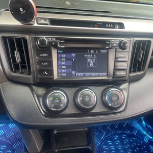 2017 Toyota RAV4 LE — миниатюра 37
