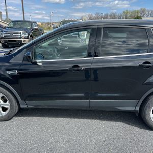 FORD ESCAPE SE - 4