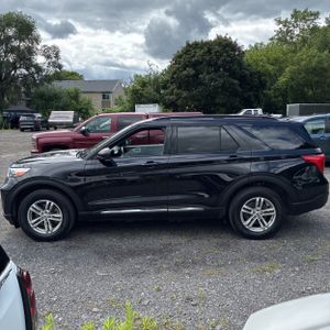 2022 FORD EXPLORER XLT photo 3