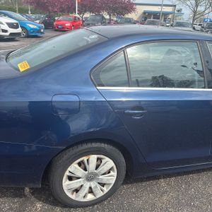 VOLKSWAGEN JETTA SE - 9