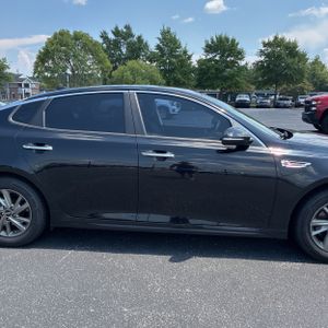 2019 KIA OPTIMA LX — миниатюра 11