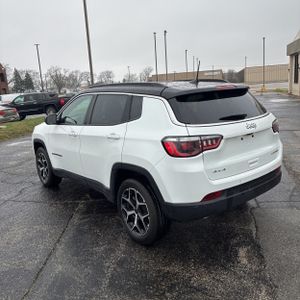 JEEP COMPASS LIMITED 4X4 - 5