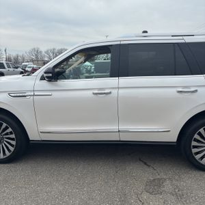 LINCOLN NAVIGATOR RESERVE - 4