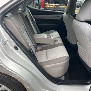 2017 Toyota COROLLA LE thumbnail 35