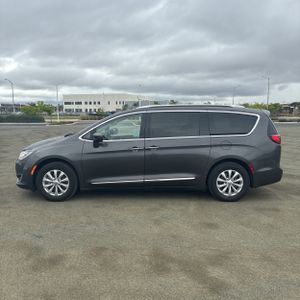 CHRYSLER PACIFICA TOURING L - 3