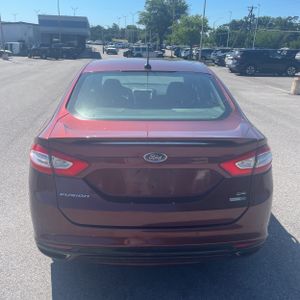 FORD FUSION SE - 7