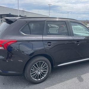 MITSUBISHI OUTLANDER PHEV LE S-AWC - 9