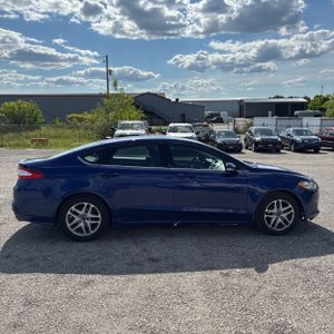 FORD FUSION SE - 10