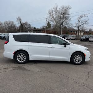 CHRYSLER PACIFICA TOURING L - 10