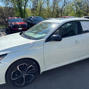 Nissan Altima SR Intelligent AWD - 2