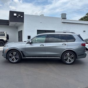 2026 BMW X7 XDRIVE40I photo 3