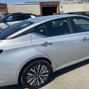 NISSAN ALTIMA SV FWD - 9