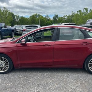 FORD FUSION SE - 4