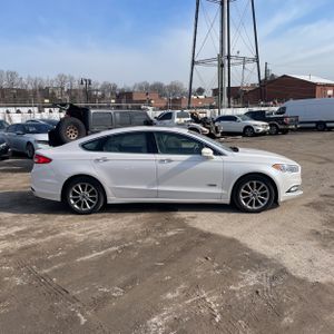 FORD FUSION ENERGI SE LUXURY - 10