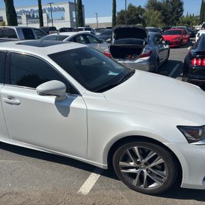 صورة مصغرة 12 لـ 2019 Lexus IS 300 BASE