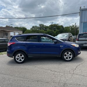 FORD ESCAPE SE - 10