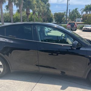 صورة مصغرة 11 لـ 2021 Tesla MODEL Y STANDARD RANGE