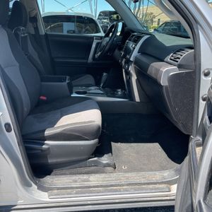 2021 Toyota 4RUNNER SR5 — миниатюра 28