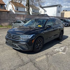 VOLKSWAGEN TIGUAN SE - 1