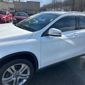 MERCEDES-BENZ GLA - 2