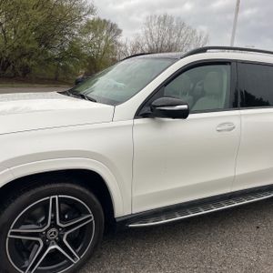 MERCEDES-BENZ GLS - 2