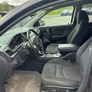 2017 Chevrolet TRAVERSE LT thumbnail 32
