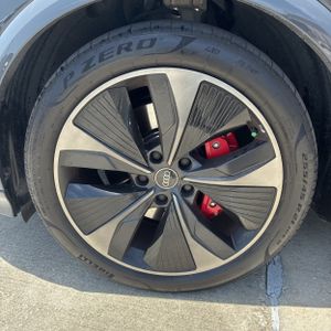 2025 AUDI SQ6 E-TRON PRESTIGE 缩略图 17