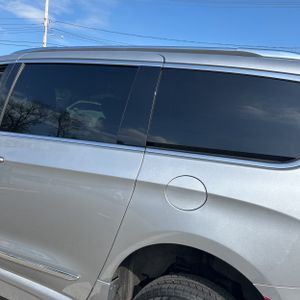 CHRYSLER PACIFICA TOURING L - 6