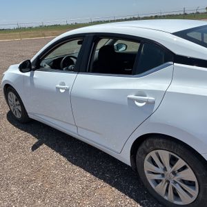 صورة 6 لـ 2022 Nissan SENTRA S