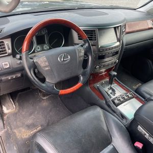 2011 Lexus LX 570 BASE 照片 28