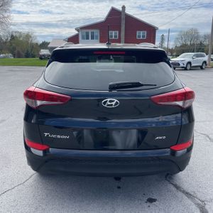 HYUNDAI TUCSON SE - 7