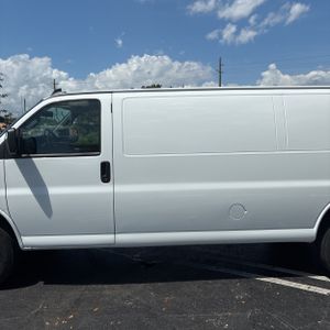 CHEVROLET EXPRESS 3500 - 4