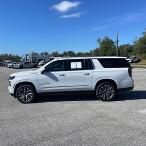 CHEVROLET SUBURBAN HIGH COUNTRY - 3