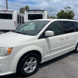 DODGE GRAND CARAVAN SXT - 2