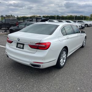BMW 7 SERIES 740I - 8