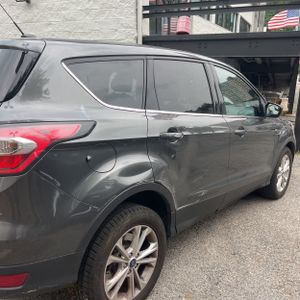 2017 FORD ESCAPE SE 照片 9