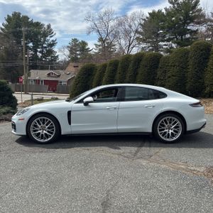 PORSCHE PANAMERA - 3