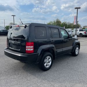 JEEP LIBERTY SPORT - 9